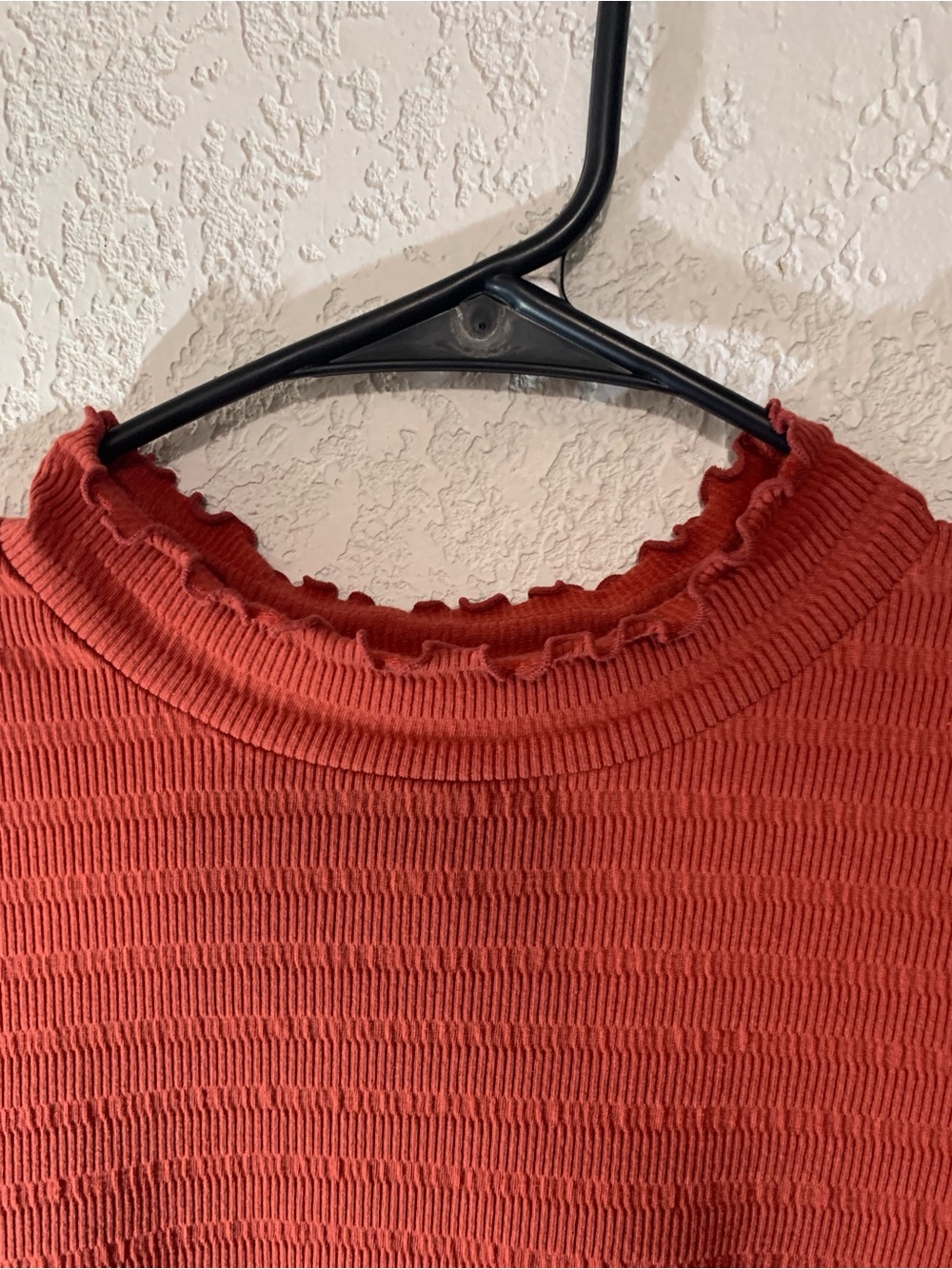 a.n.a Rust Ribbed Mock Ruffle Short Sleeve Top - Picture 2 of 5